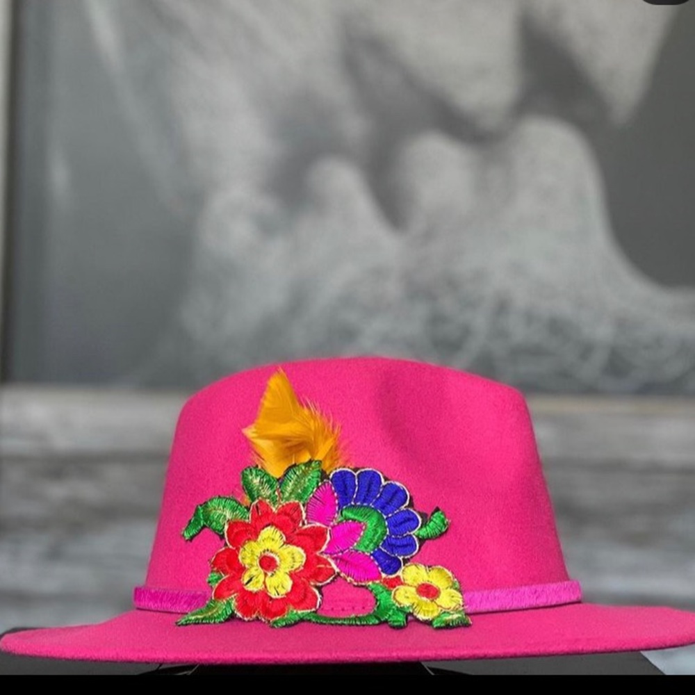 Pink Fedora - Picture 2 of 4